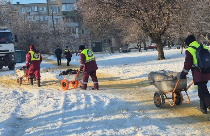 Новини Харкова: ліквідація наслідків обстрілу Салтівки